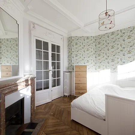 Cosy By The Seine Apartment *